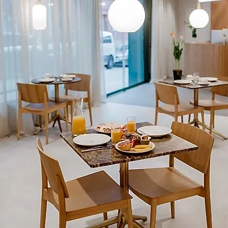 Hotel Petit Luxe 2*