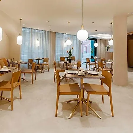 Hotel Petit Luxe