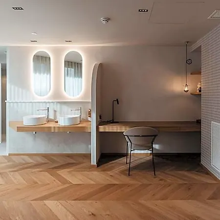 Petit Luxe Hotel 2*