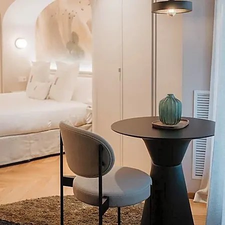 Hotel Petit Luxe