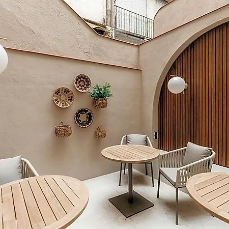 Petit Luxe