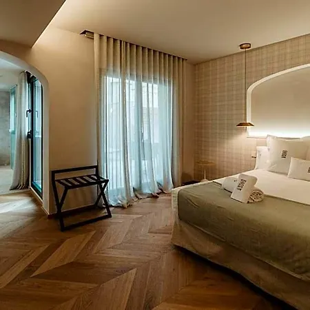 Hotel Petit Luxe 2*